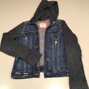 Abercrombie & Fitch distressed hooded jean jacket